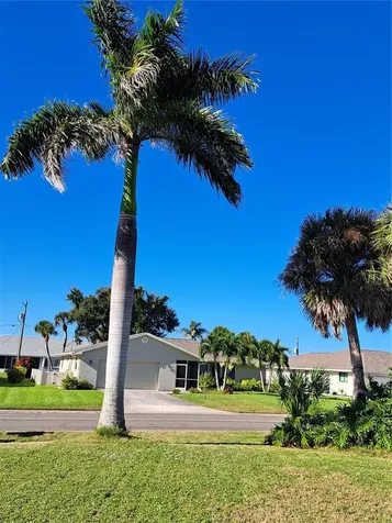 26 Clintwood Avenue Englewood FL 34223