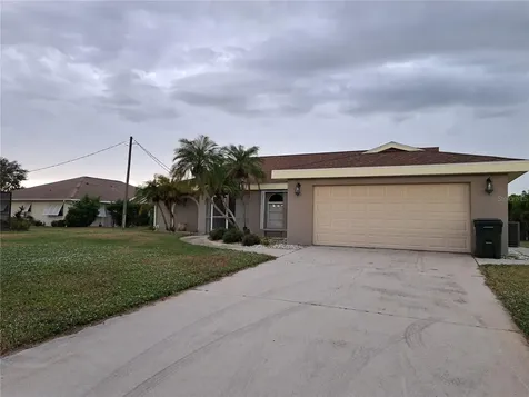 26 Clintwood Avenue Englewood FL 34223