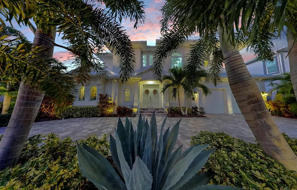 701 Pinckney Drive Apollo Beach FL 33572