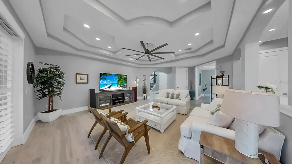 701 Pinckney Drive Apollo Beach FL 33572