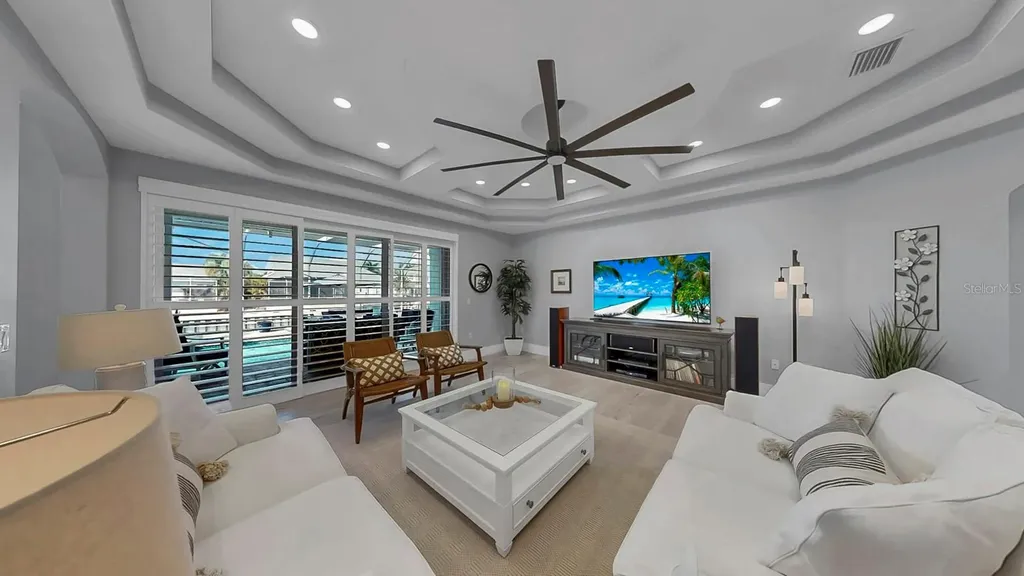 701 Pinckney Drive Apollo Beach FL 33572