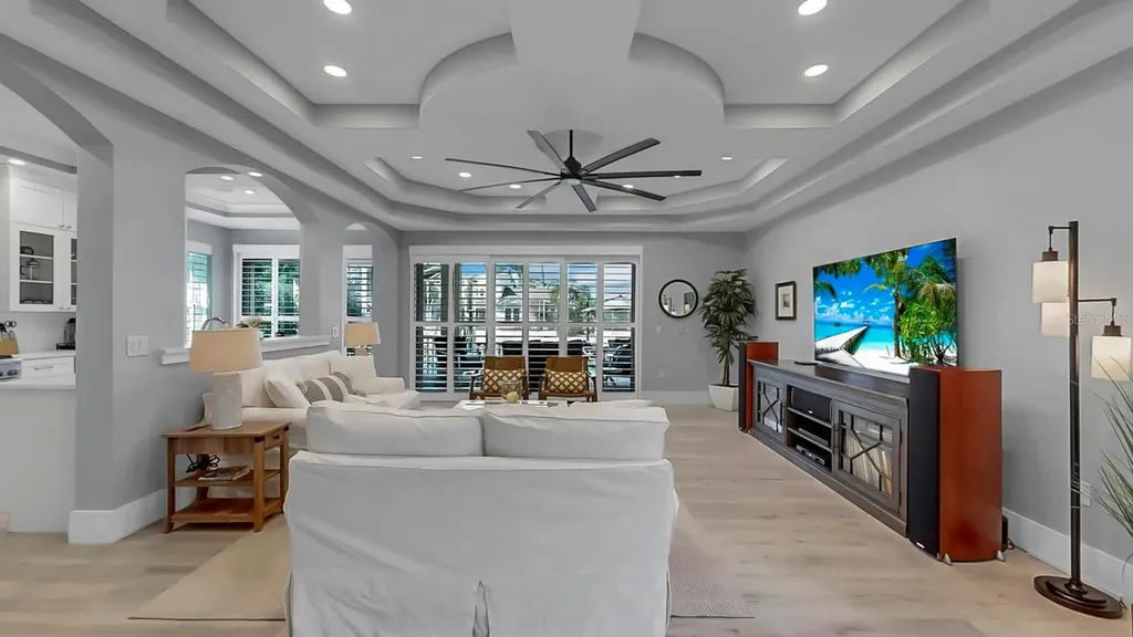 701 Pinckney Drive Apollo Beach FL 33572