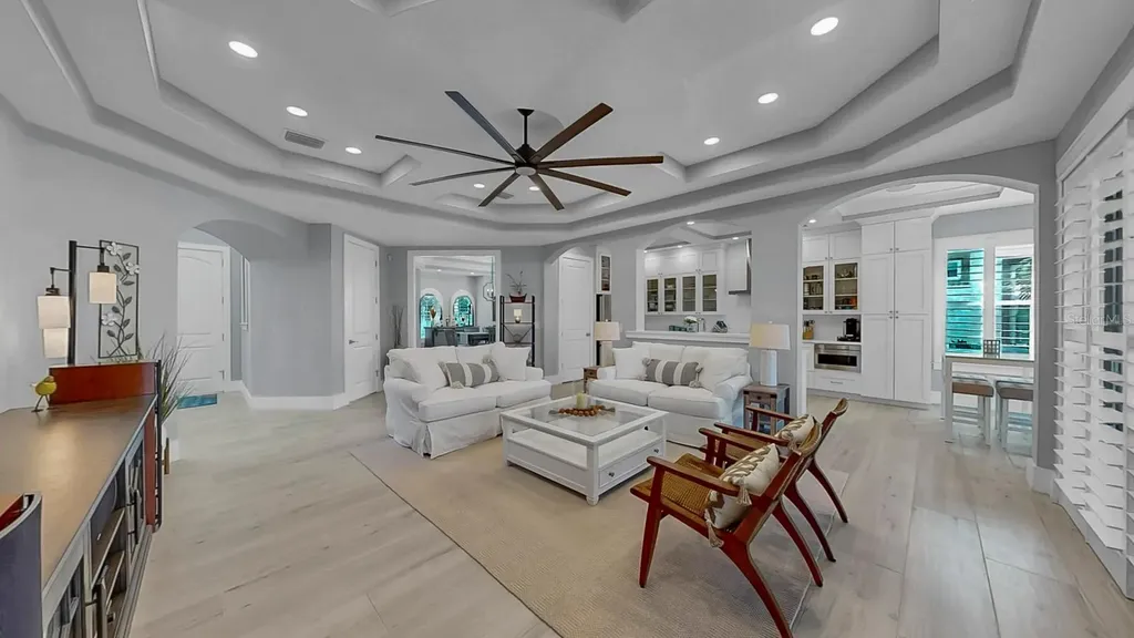 701 Pinckney Drive Apollo Beach FL 33572