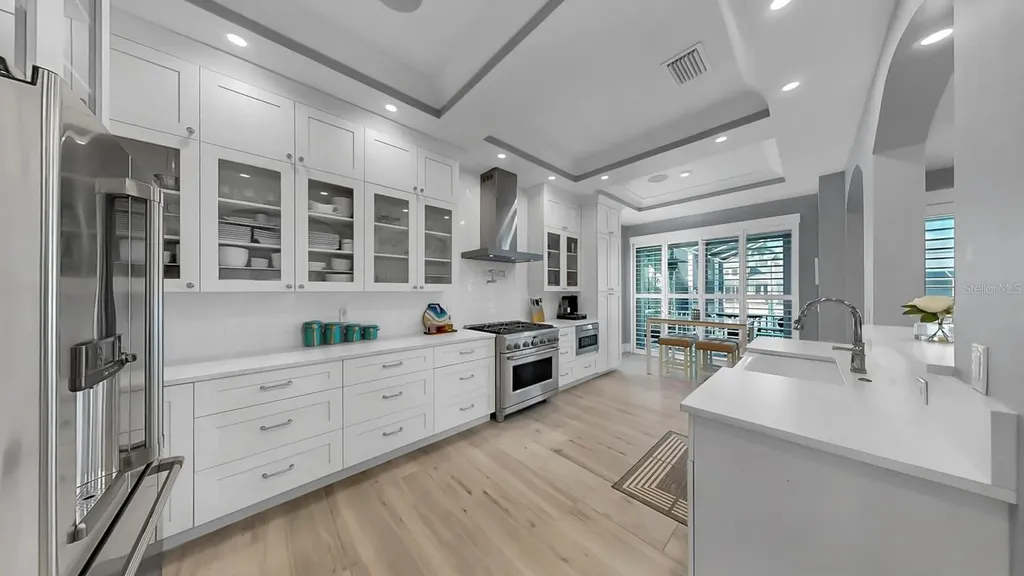 701 Pinckney Drive Apollo Beach FL 33572