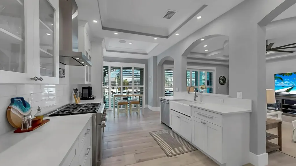 701 Pinckney Drive Apollo Beach FL 33572