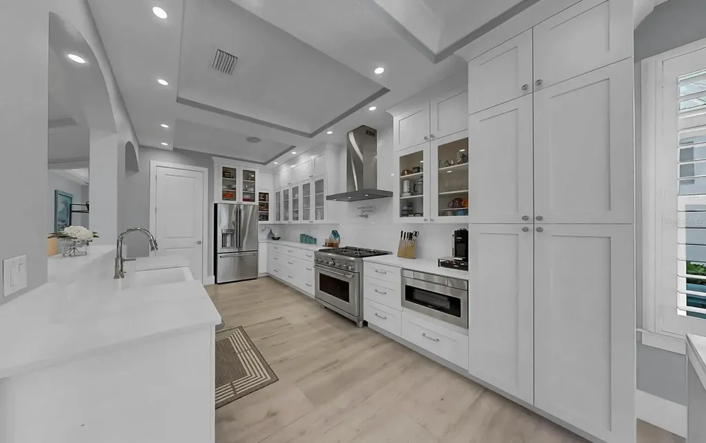 701 Pinckney Drive Apollo Beach FL 33572