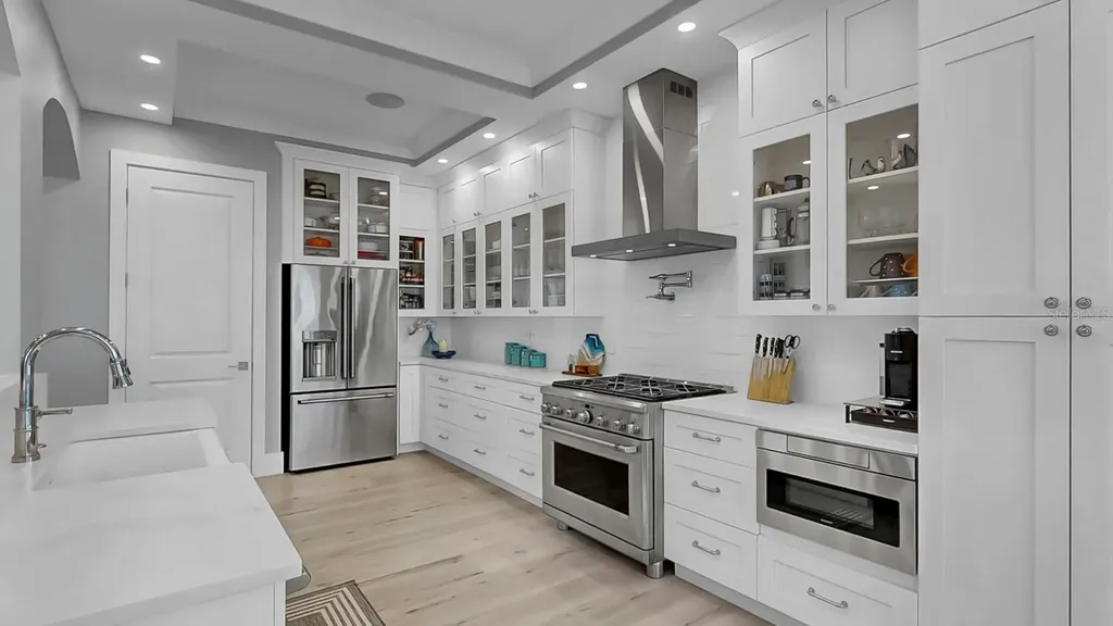 701 Pinckney Drive Apollo Beach FL 33572