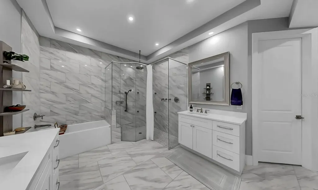 701 Pinckney Drive Apollo Beach FL 33572