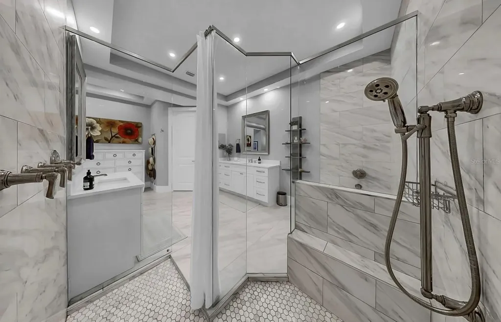 701 Pinckney Drive Apollo Beach FL 33572