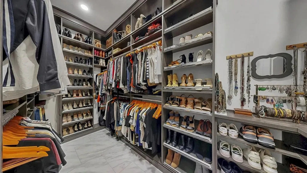 701 Pinckney Drive Apollo Beach FL 33572