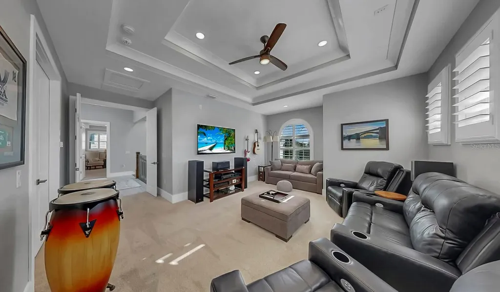 701 Pinckney Drive Apollo Beach FL 33572