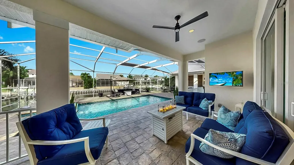 701 Pinckney Drive Apollo Beach FL 33572