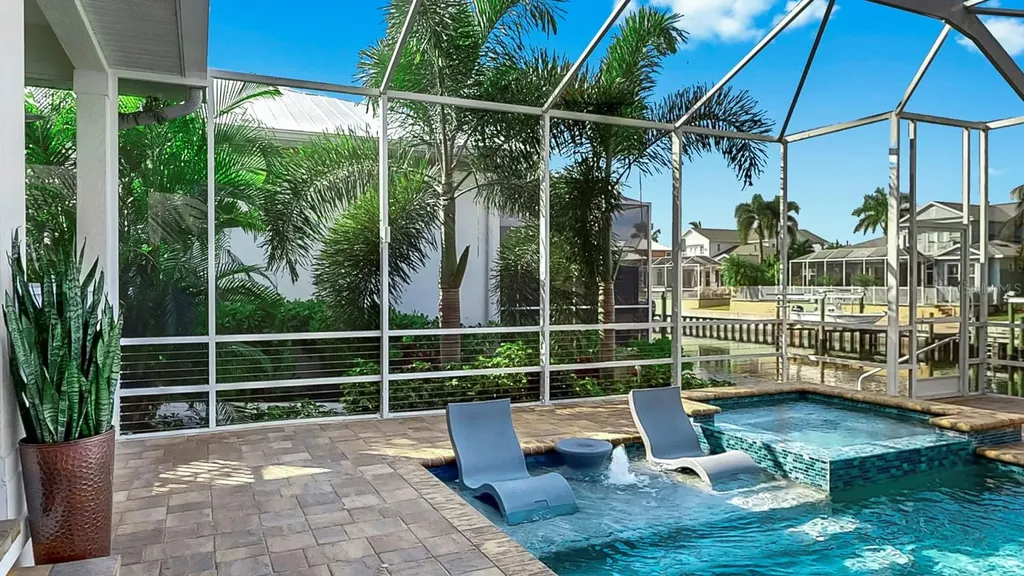 701 Pinckney Drive Apollo Beach FL 33572