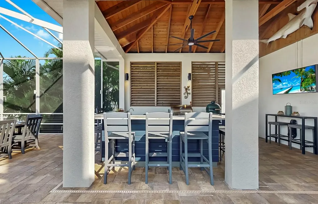 701 Pinckney Drive Apollo Beach FL 33572