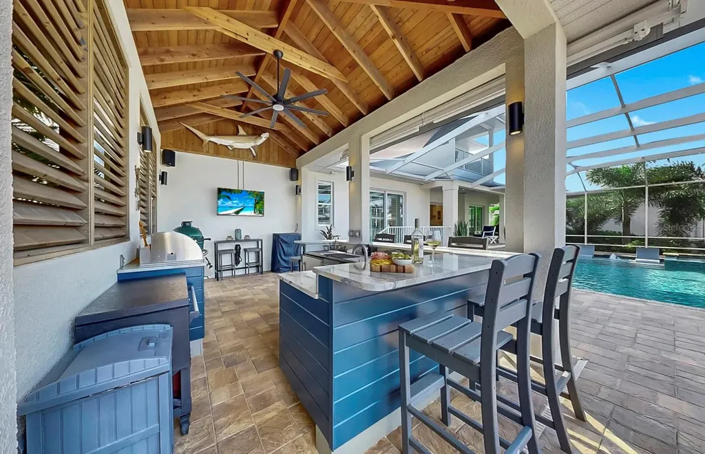 701 Pinckney Drive Apollo Beach FL 33572