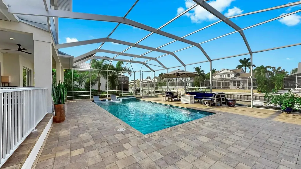 701 Pinckney Drive Apollo Beach FL 33572