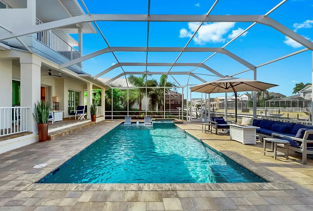 701 Pinckney Drive Apollo Beach FL 33572