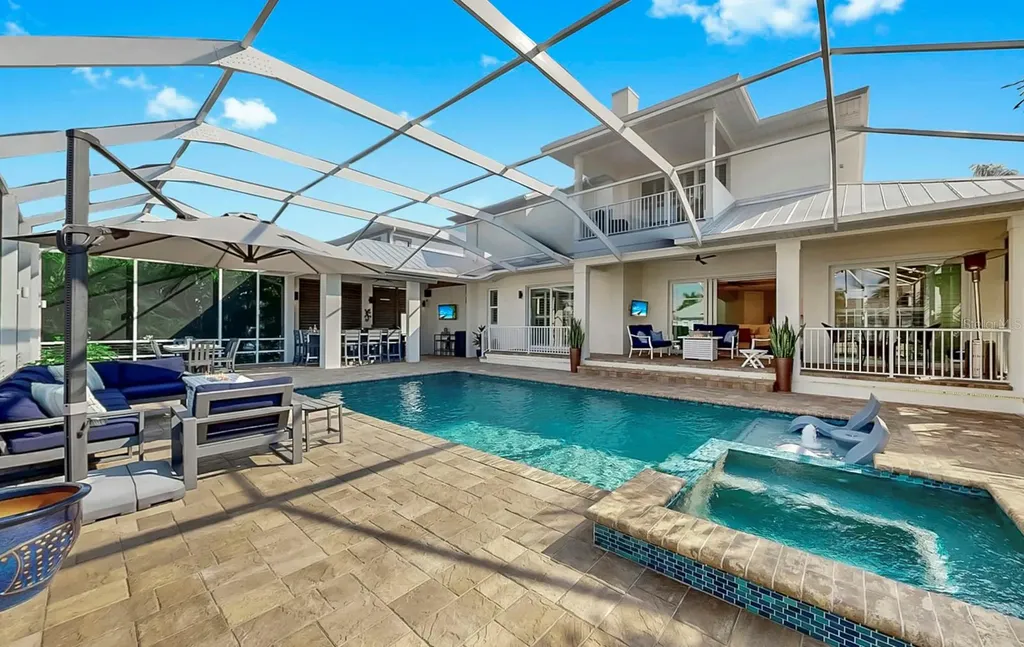 701 Pinckney Drive Apollo Beach FL 33572