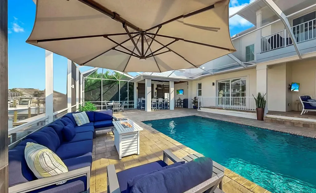 701 Pinckney Drive Apollo Beach FL 33572