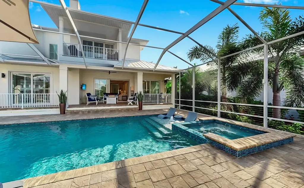 701 Pinckney Drive Apollo Beach FL 33572