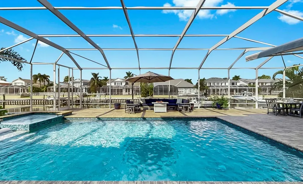 701 Pinckney Drive Apollo Beach FL 33572