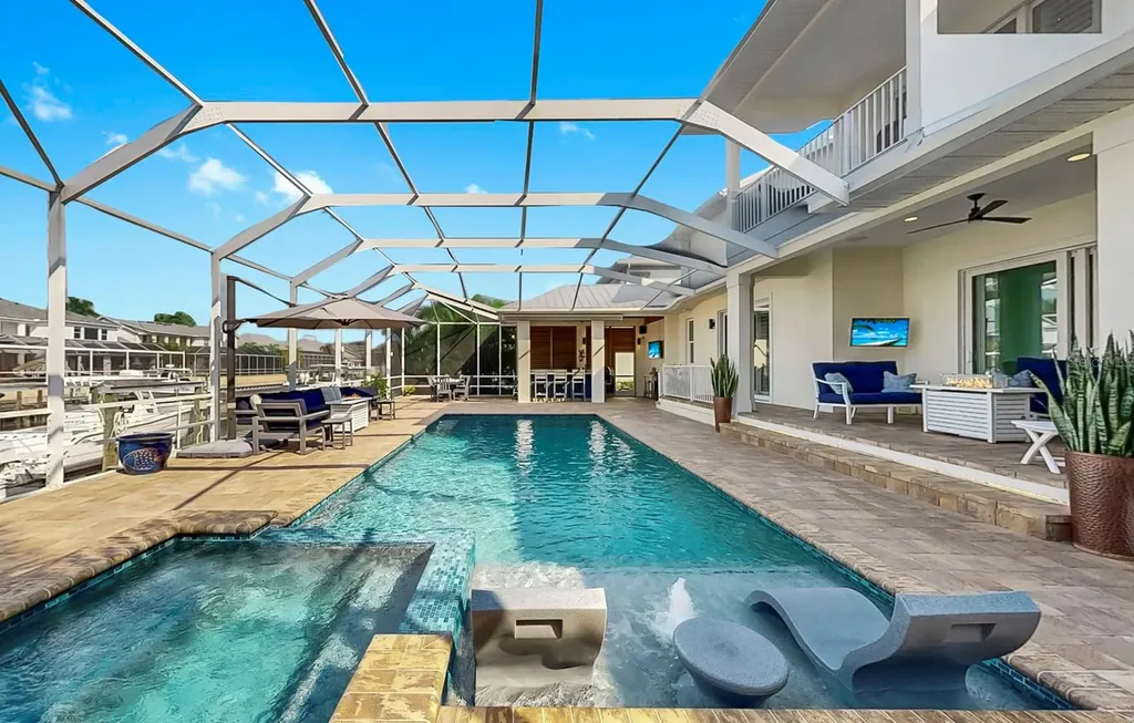 701 Pinckney Drive Apollo Beach FL 33572