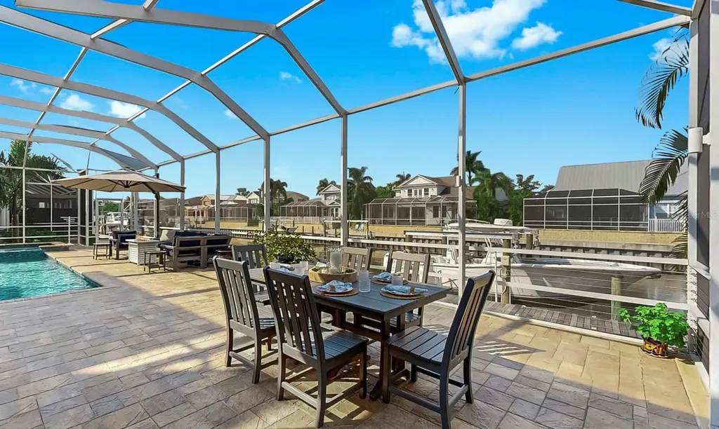 701 Pinckney Drive Apollo Beach FL 33572