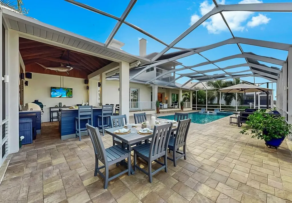 701 Pinckney Drive Apollo Beach FL 33572
