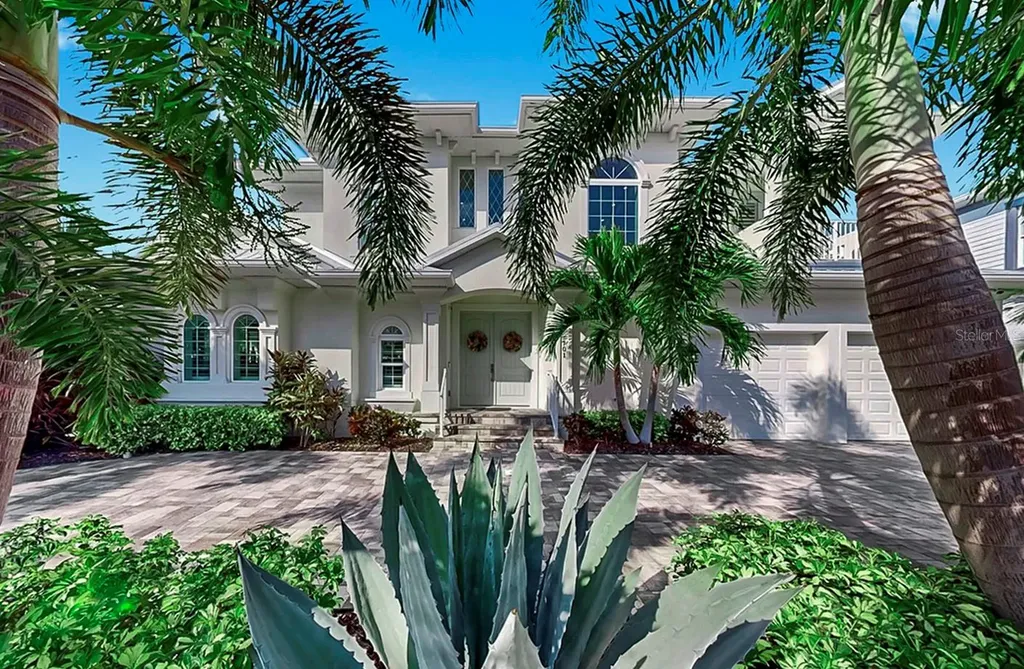 701 Pinckney Drive Apollo Beach FL 33572