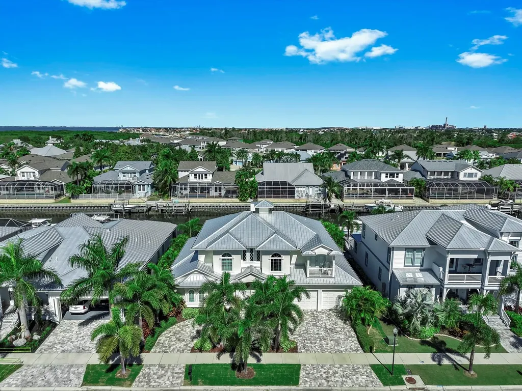 701 Pinckney Drive Apollo Beach FL 33572