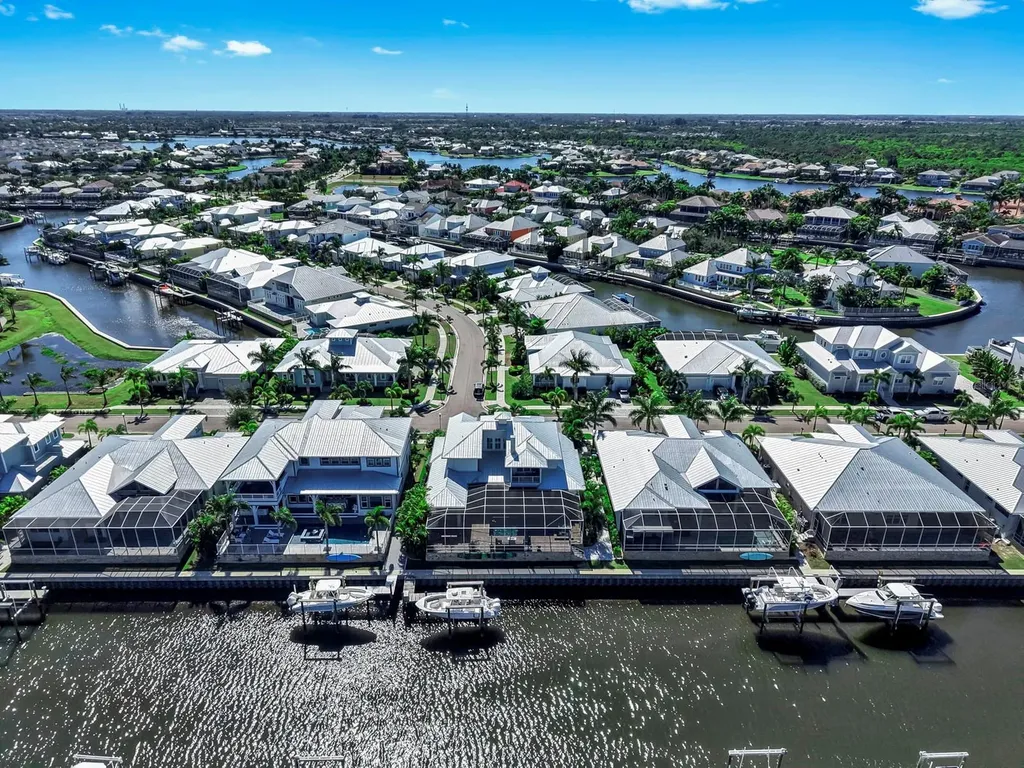 701 Pinckney Drive Apollo Beach FL 33572