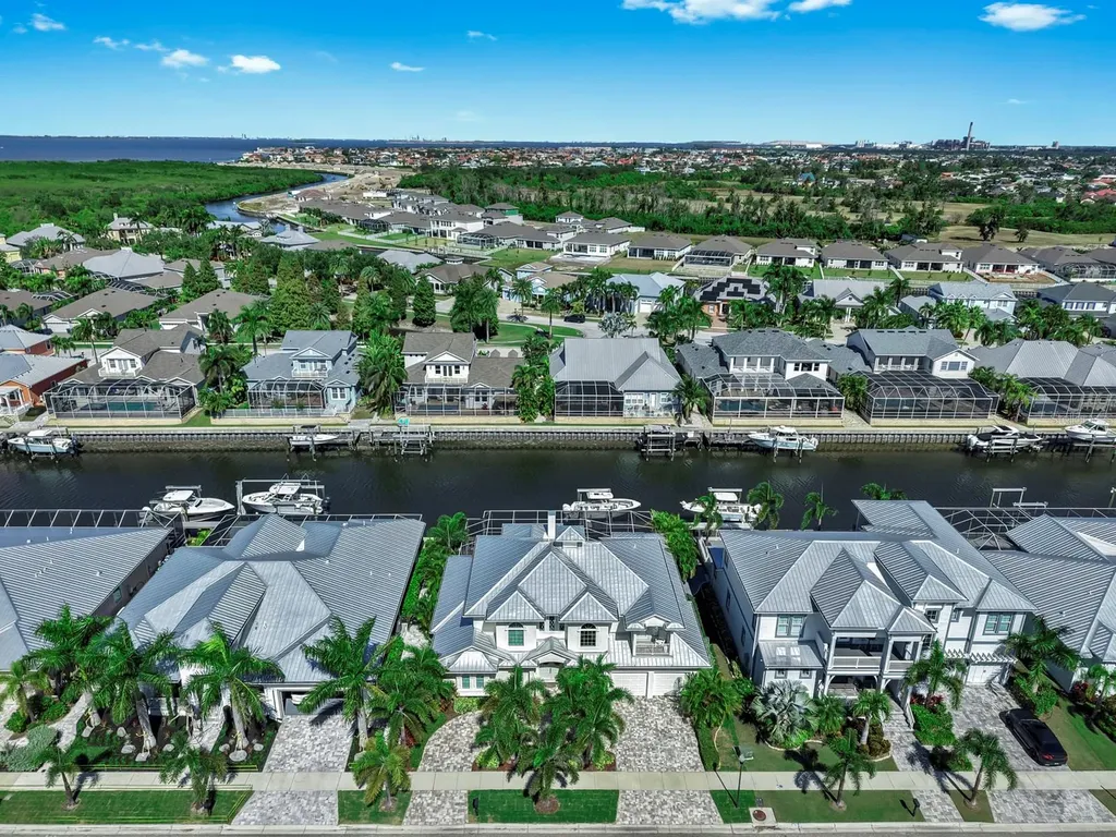 701 Pinckney Drive Apollo Beach FL 33572