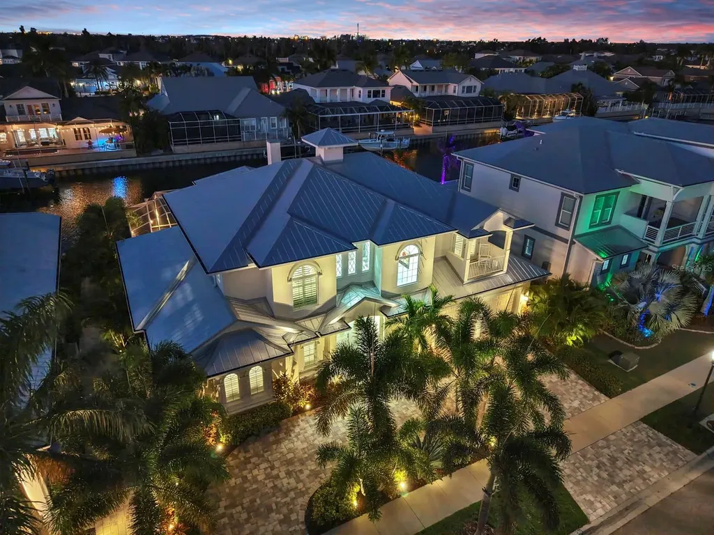 701 Pinckney Drive Apollo Beach FL 33572