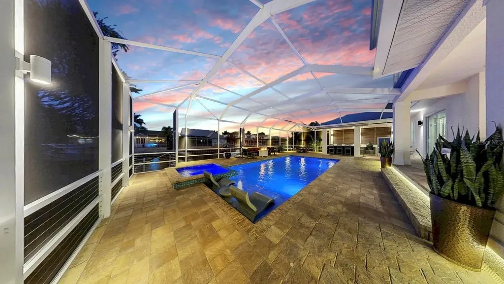 701 Pinckney Drive Apollo Beach FL 33572