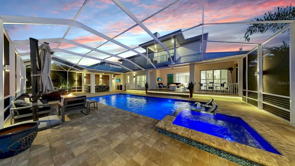 701 Pinckney Drive Apollo Beach FL 33572