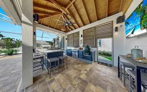 701 Pinckney Drive Apollo Beach FL 33572
