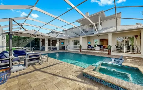 701 Pinckney Drive Apollo Beach FL 33572