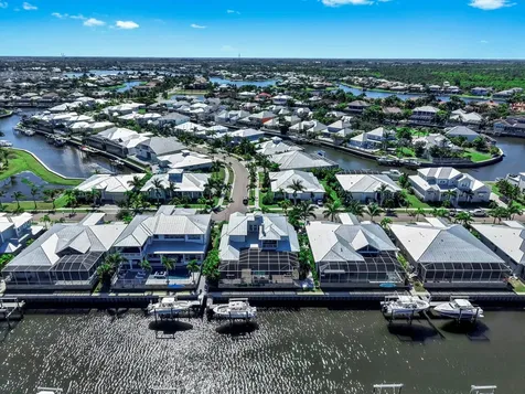 701 Pinckney Drive Apollo Beach FL 33572