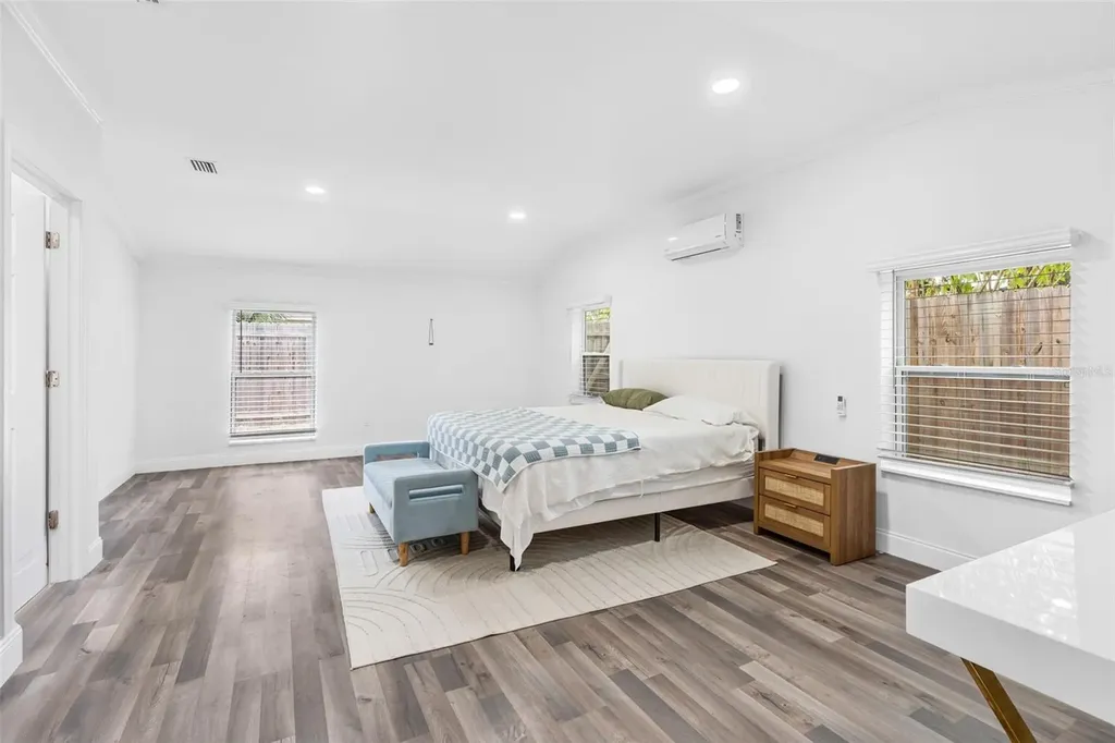2201 50th Avenue N St Petersburg FL 33714