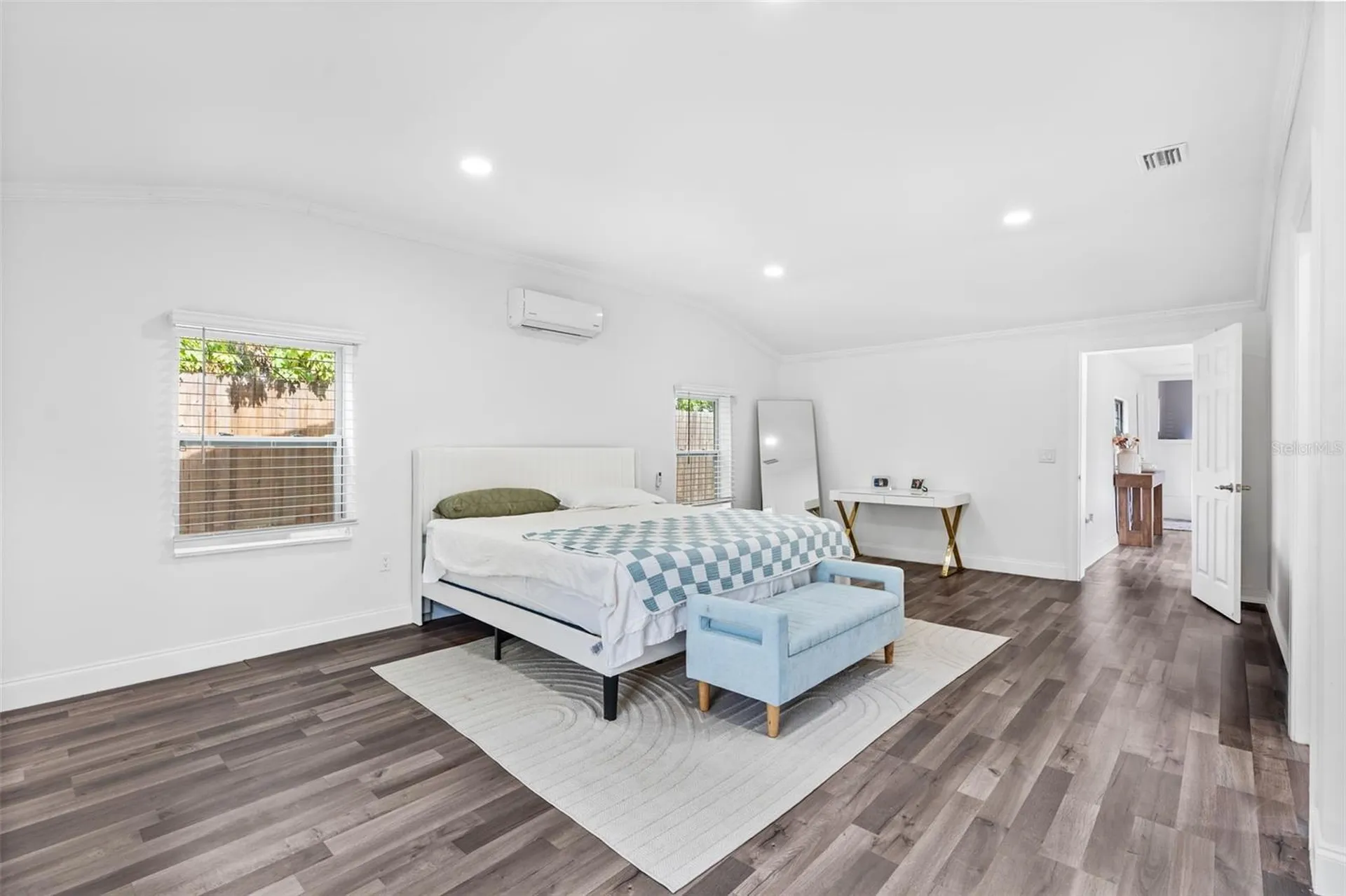 2201 50th Avenue N St Petersburg FL 33714