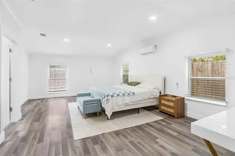 2201 50th Avenue N St Petersburg FL 33714