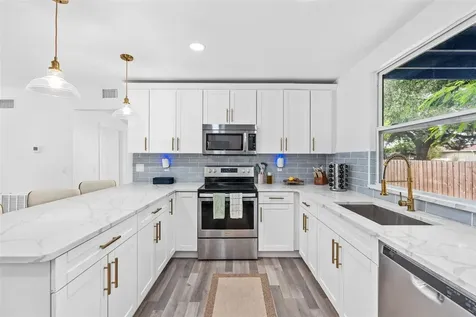 2201 50th Avenue N St Petersburg FL 33714