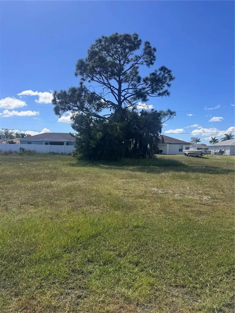 322 NE 27th Street Cape Coral FL 33909