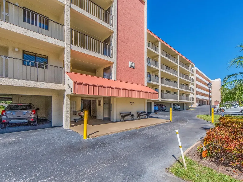 9490 Harbor Greens Way Seminole FL 33776