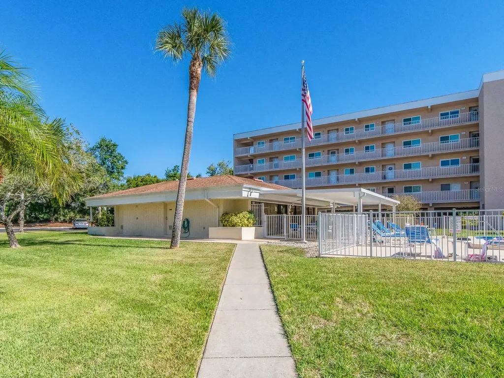 9490 Harbor Greens Way Seminole FL 33776