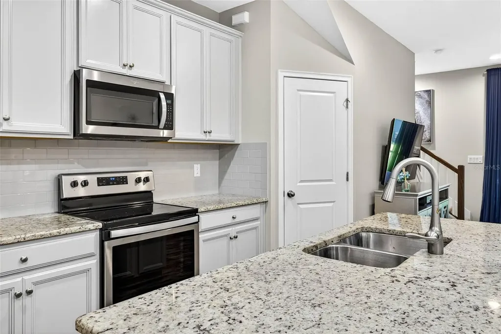 2208 Sunset Wind Loop Oldsmar FL 34677