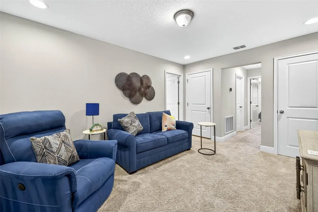 2208 Sunset Wind Loop Oldsmar FL 34677