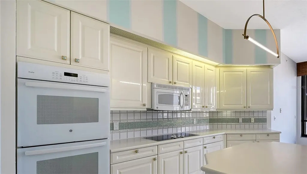 1241 Gulf Of Mexico Drive Longboat Key FL 34228