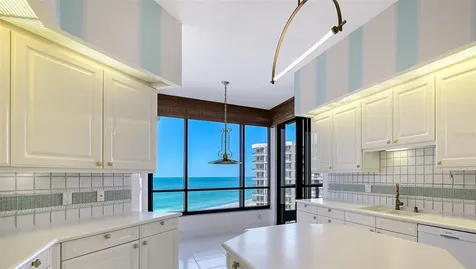 1241 Gulf Of Mexico Drive Longboat Key FL 34228