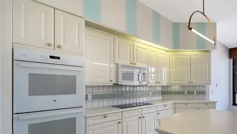 1241 Gulf Of Mexico Drive Longboat Key FL 34228